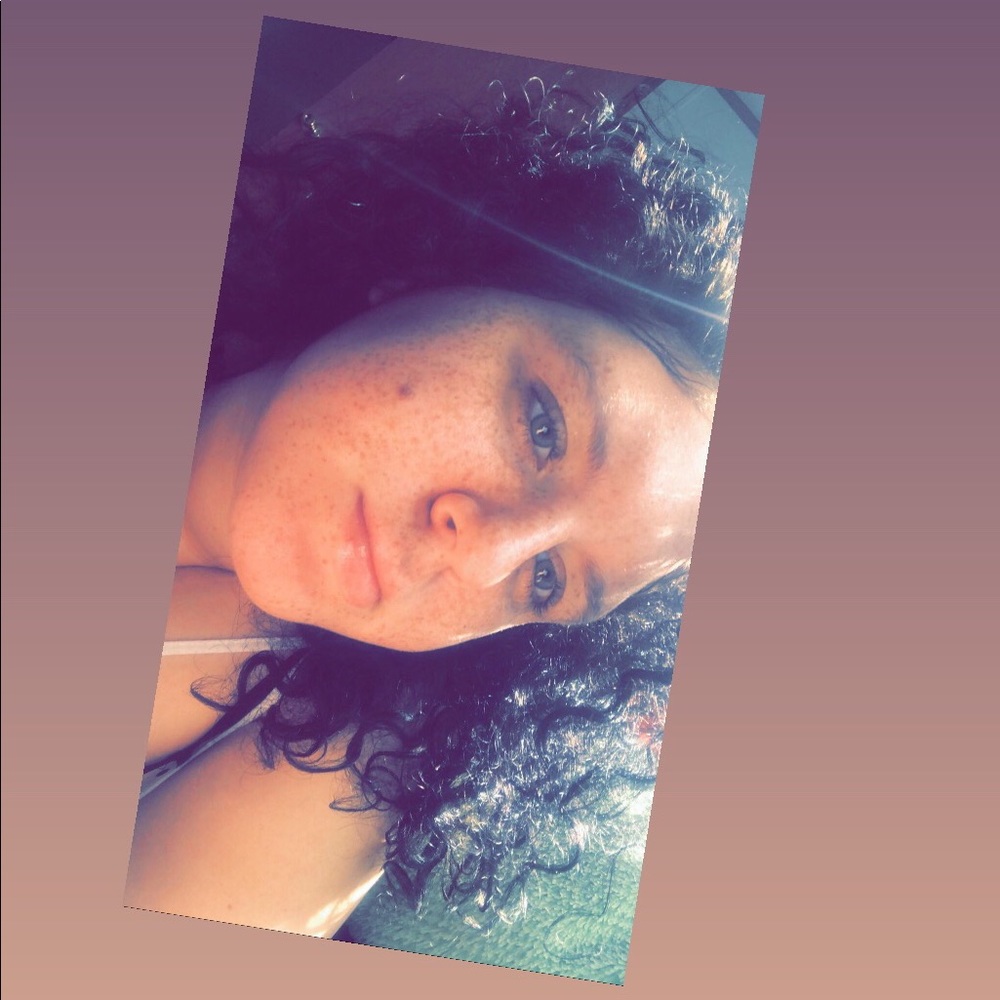 Meet your Posher, Delanie